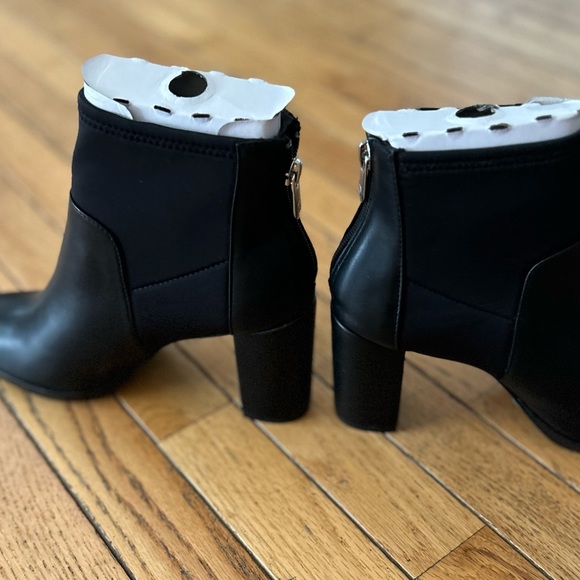 🔥NWOT Adrienne Vittadini Rudd ankle boots. Faux leather stretch upper. Sz 8 - Picture 11 of 15